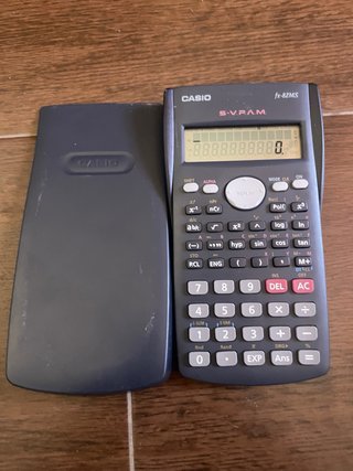 Calculadora Casio fx-82MS