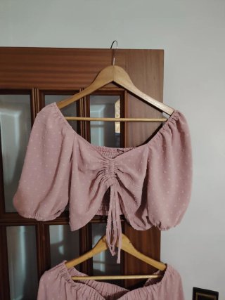 Top crop rosa