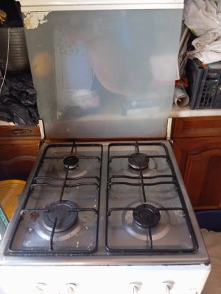 Cocina de gas blanca