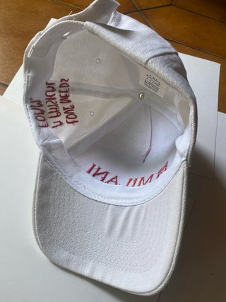 Cappellino Milani Love needs a physical form