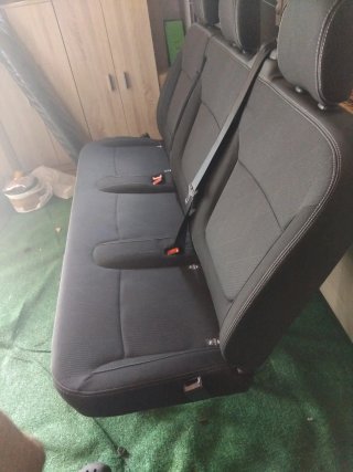 Asiento trasero triple Nissan Primastar