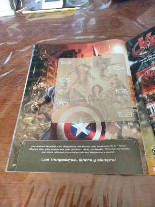 Álbum Vengadores La Era de Ultron Panini Vacío