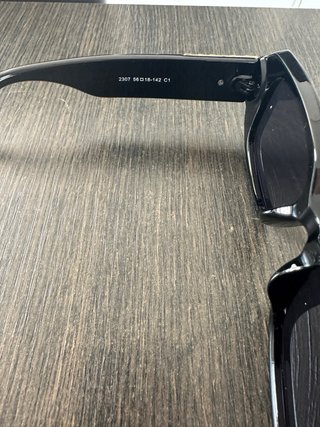 Gafas de sol Miu Miu negras