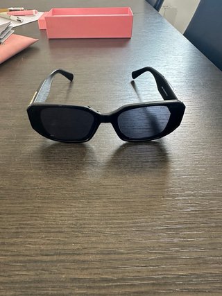 Gafas de sol Miu Miu negras