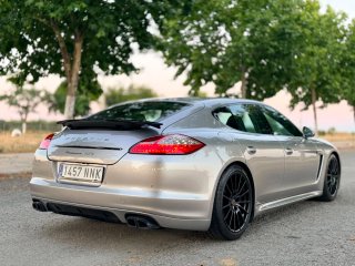 Porsche Panamera GTS 2013