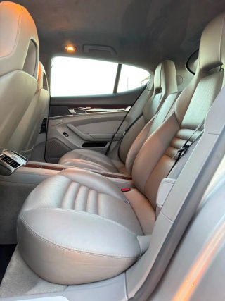Porsche Panamera GTS 2013