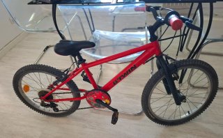 Bicicleta infantil B'TWIN roja