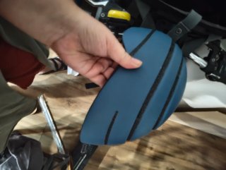 Bicicleta Urbana Plegable Amat y casco azul