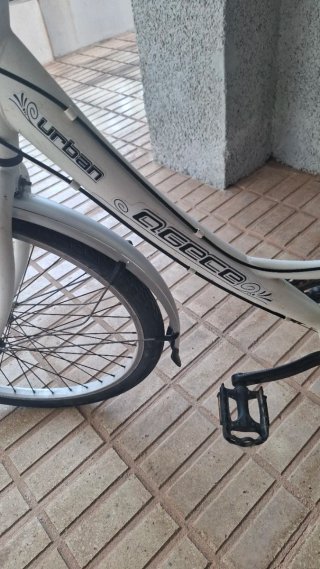 Bicicleta urbana blanca AGECE urban