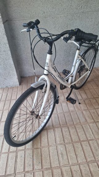 Bicicleta urbana blanca AGECE urban
