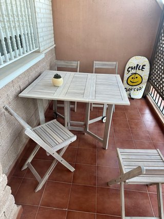 Mesa y 4 sillas madera acacia