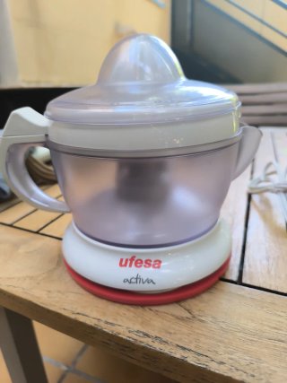 Exprimidor Ufesa Activa