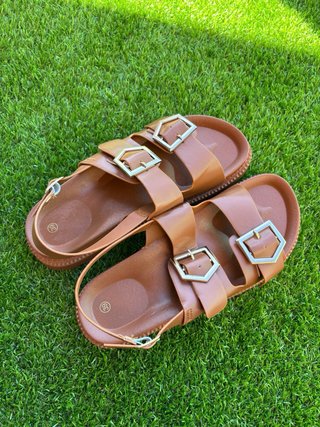 Sandalias camel T39