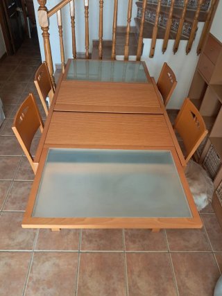 Mesa comedor extensible con 4 sillas