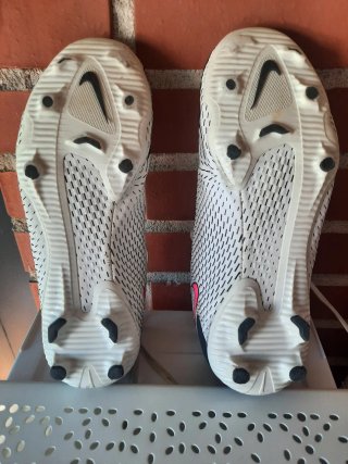 Botas de fútbol Nike niño talla 36
