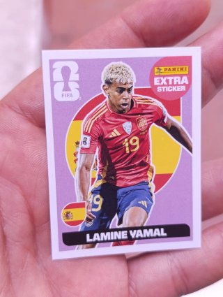 Lamine Yamal Extra Sticker Panini base