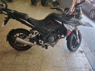 Benelli TRK 251 Adventure Negra/Roja