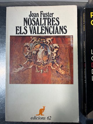 Llibres en català (caixa 9)