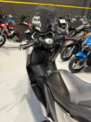 Yamaha XMAX 300 Maxi Scooter