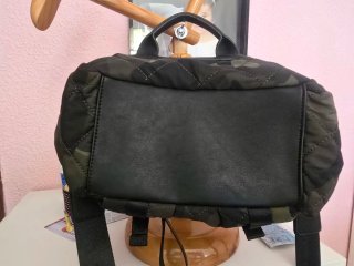 Bolso militar camuflaje verde y negro