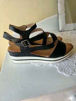 Sandalias negras de cuña 41
