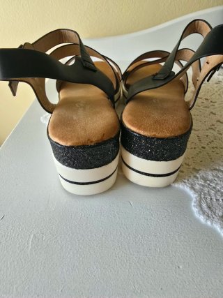 Sandalias negras de cuña 41