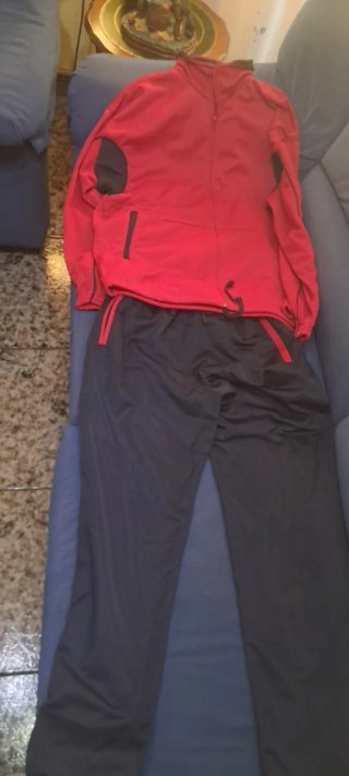 Chándal hombre Talla M Rojo y Negro nuevo
