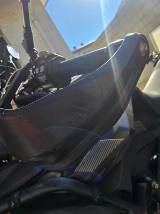 Voge 900 DSX 2025 Negra y Dorada