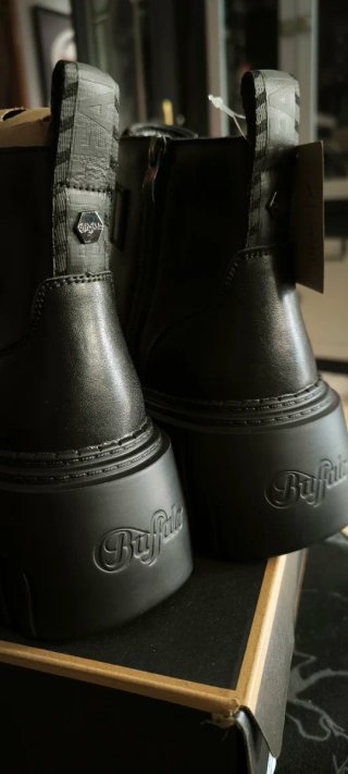 Botines Buffalo negros con hebillas N38