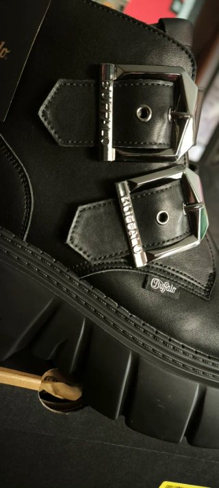 Botines Buffalo negros con hebillas N38