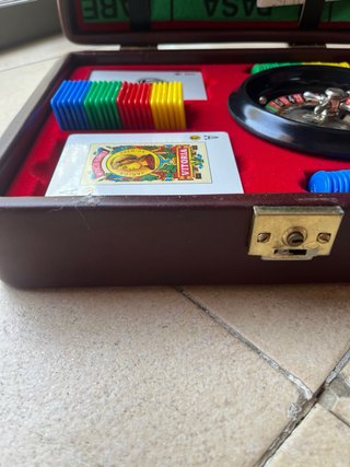 Maletín de póker y ruleta