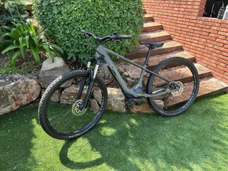 Bicicleta Turbo Levo Hardtail - 490 km