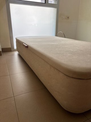 Cama canapé base tapizada  beige