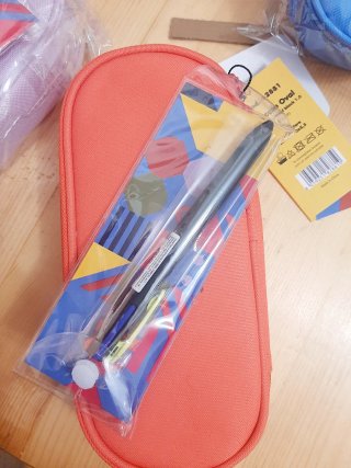 Astuccio Ovale organizer con penna