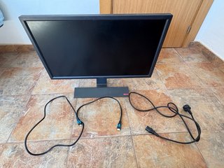 Pacchetto Monitor PC + Tastiera + Mouse + Altoparlanti