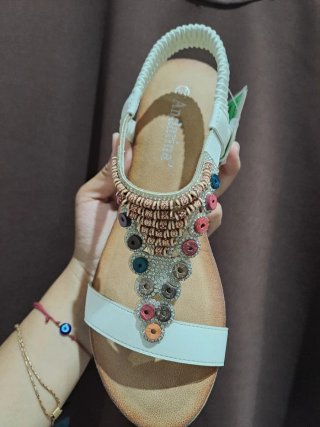 Sandalias cuña multicolor y blancas nuevas