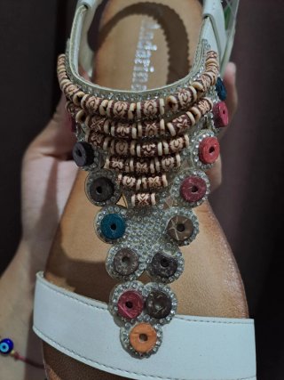 Sandalias cuña multicolor y blancas nuevas