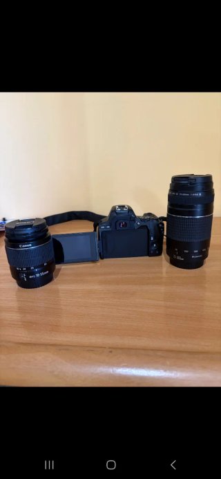 Cámara Canon EOS 2500 + Lentes y Accesorios