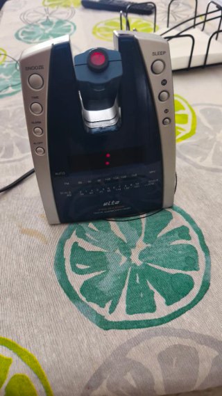 Radio Reloj Proyector Elta Digital