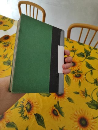 Volume Francobolli 400