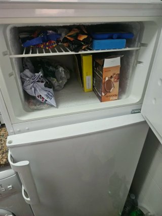 Frigorífico, lavadora, termo y horno cocina