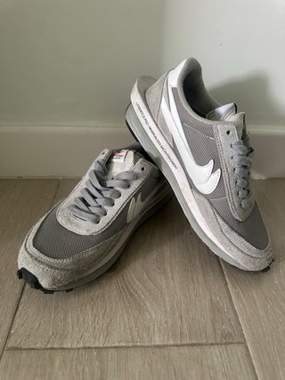 Zapatillas Nike Grises y Blancas