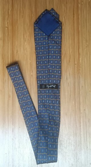 Cravatta originale del prestigioso marchio Hermes