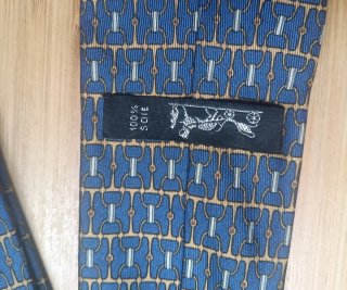 Cravatta originale del prestigioso marchio Hermes