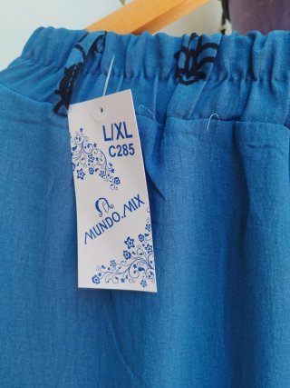 Pantalón de verano azul estampado