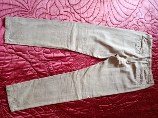 Chaqueta, pantalón y camisa de vestir.