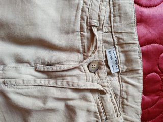 Chaqueta, pantalón y camisa de vestir.