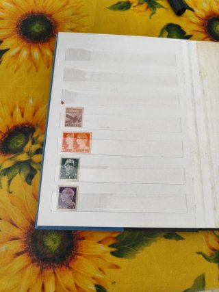 Volume Francobolli 401