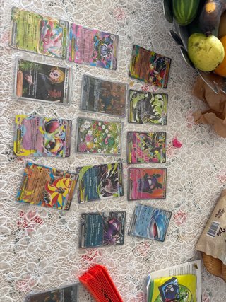 Varie carte Pokémon