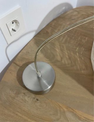 Lámpara de techo beige y blanca